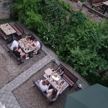 بيت شباب Up بلغراد